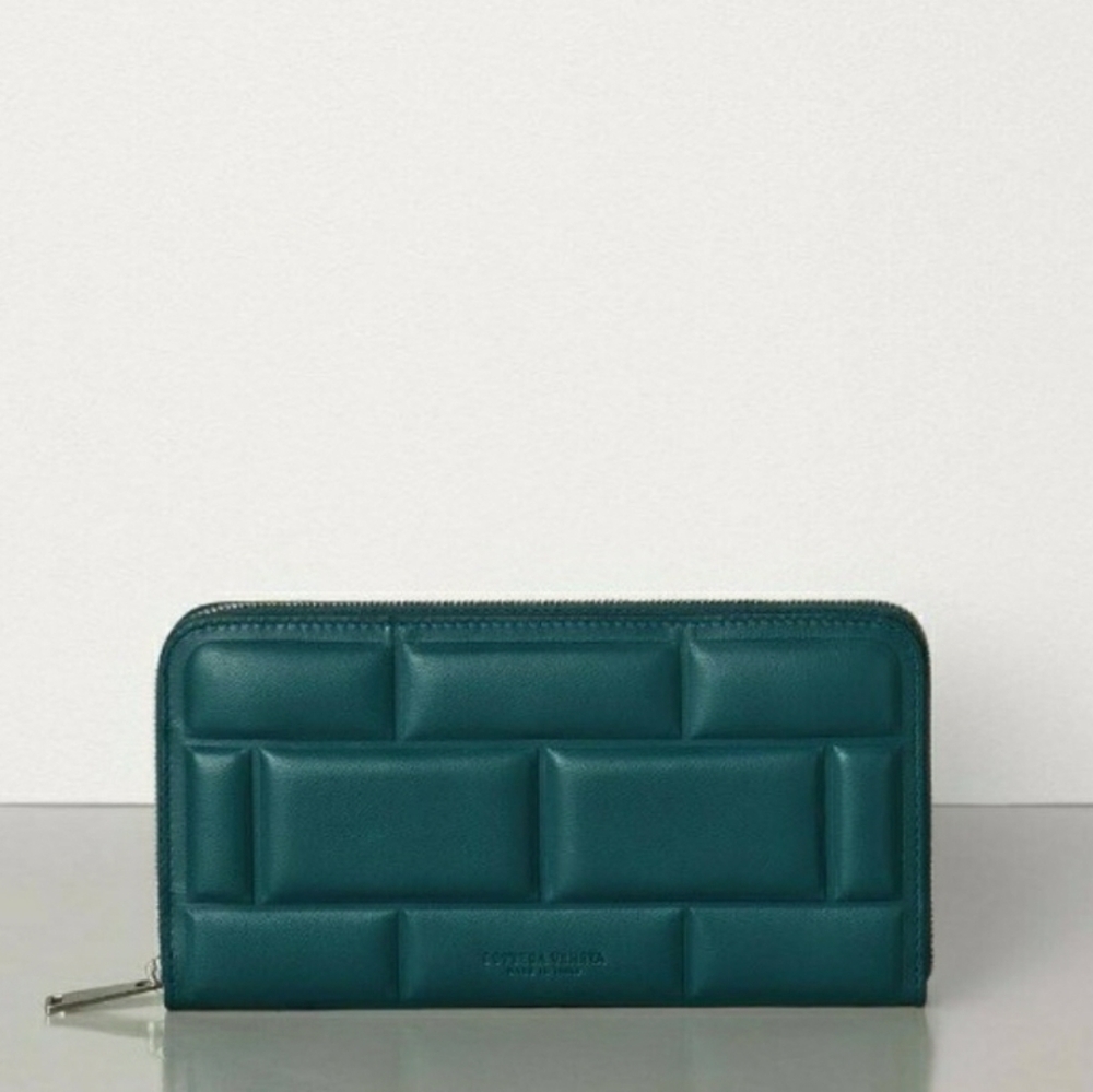 Bottega Veneta Long Zipper by Daniel Lee